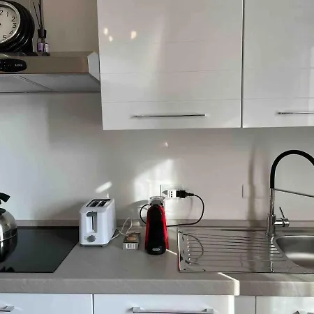 A Cecina Sul Di Garda Apartamento