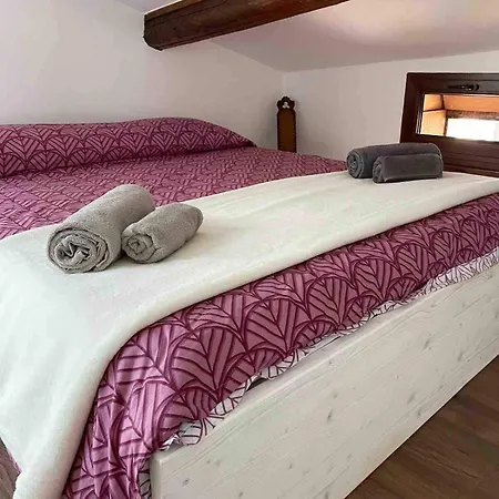 A Cecina Sul Di Garda Apartmán *